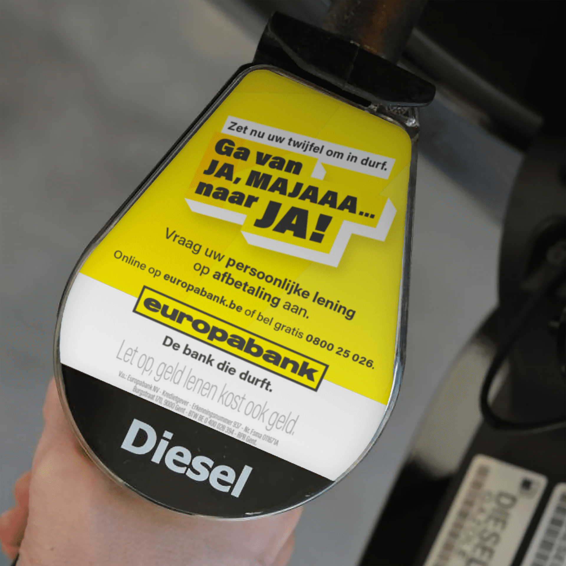 Out-of-home campagnebeeld voor Nozzle, Nederlandstalige versie